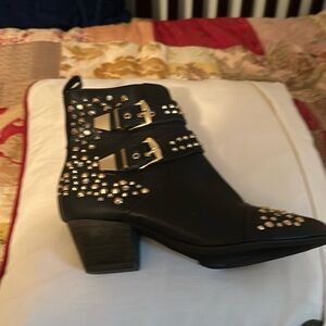 Studded black ankle boots(  carven style )